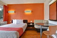 Motel 6 Dania Beach, FL