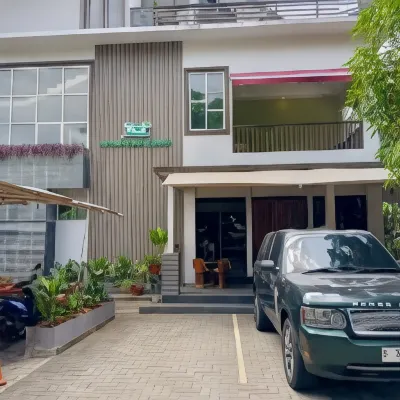 Pondok Alam Syariah Hotels near Kota Station