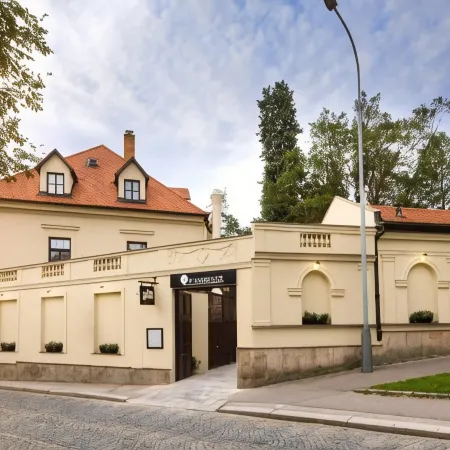Hotel Schwaiger Отели рядом с достопримечательностью «Футбольный стадион «Дженерали Арена»»