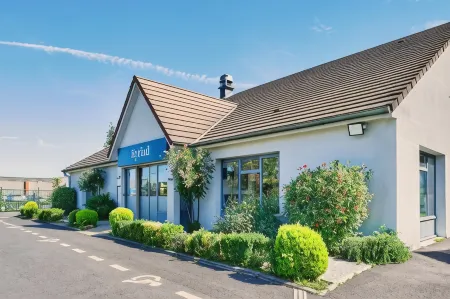 Kyriad Brie Comte Robert Отели в г. Бри-Комт-Робер