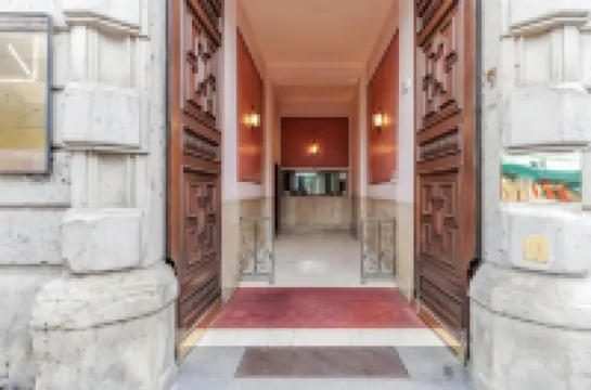 밀라노 리트리트 카도르나