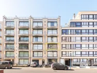 Apartment Near Seawall with Sea View