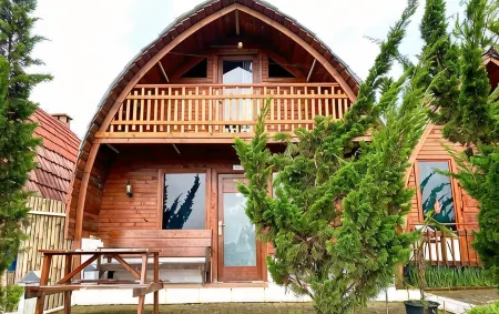 Shinta Corner Ranch and Resort Отели в г. Pangalengan