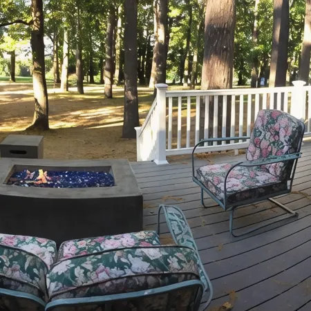 Laurel Lake Luxury 4BR, 4.5 Bath, Ranch on Fox Hollow Estate