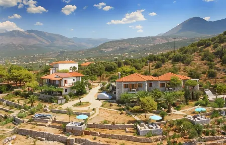 Mani Apartments Suites