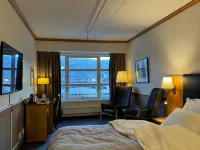 Home Hotel with Hotels in 