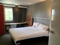 Ibis Abbeville - parking