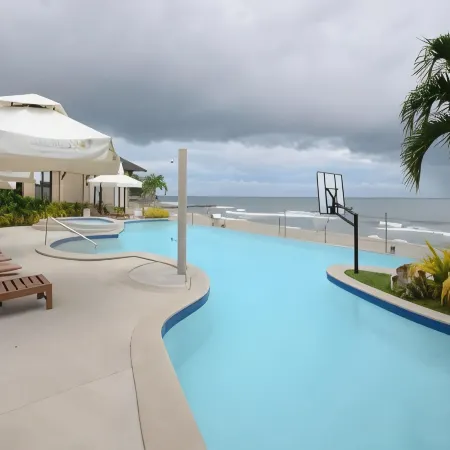 Kahuna Beach Resort and Spa