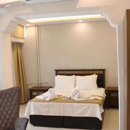 Class Hotel