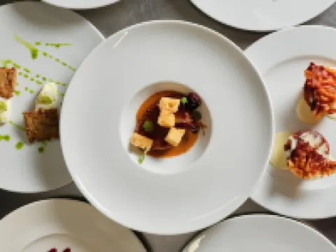 ディモラ インティニ ノーチのホテル