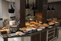 Premier Pallace Hotel - parking