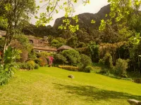Ikhaya Safari Lodge Hotels in Constantia