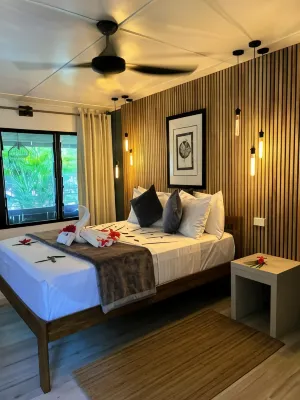 Turtle Bay Lodge - parking