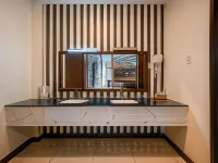 Laguna Hotel Hotels near District 7