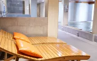 J Park Hotel - Pools