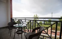 Hotel Ghyampe Dada - Mountain view