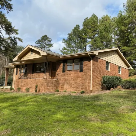 Convenient 3 Bedroom / 2 Bath House
