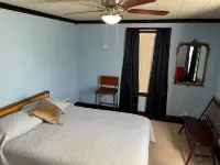 Charming 3-Br Home on a Cobblestone Street Near the Lake Michigan Waterfront. Hotels in Whiting