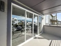 Modern Lake-View Escape in Hideout Near Park City Utah ワサッチのホテル
