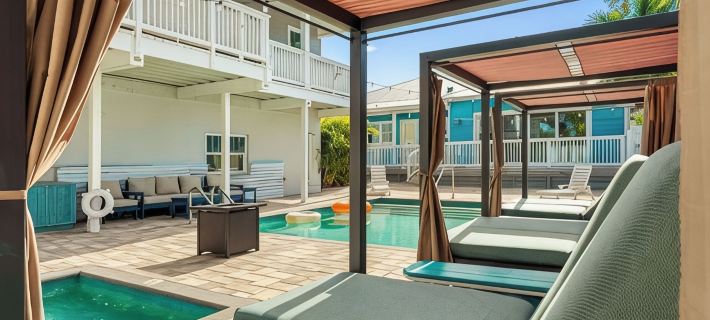 Key West Style Cottage - with pool/hot-tub Hotels in Dunedin