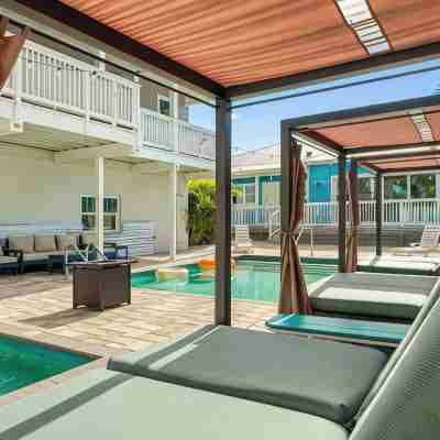 Key West Style Cottage - with pool/hot-tub Fitness & Recreational Facilities
