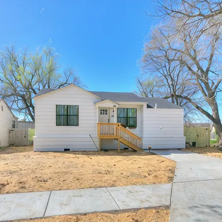 Luxury Downtown Retreat - Walk to Main St - New Stylish & Comfy!