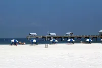 Spacious Waterfront, 3 BR/3 BA, Water Views, Walk to All