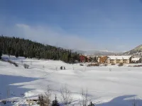 3 Bedroom Condo,  Great Location for Ski Families to Super Bee Lift