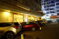 Xinshanghui Hotel - parking