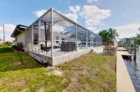 Sailors Paradise-Waterfront Gulf & Sailboat access with AC, WIFI, heated Pool! - Homestays