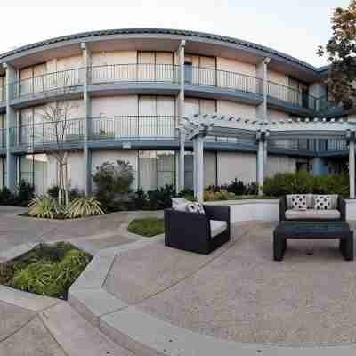 Holiday Inn DUBLIN-PLEASANTON by IHG Hotel Exterior