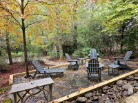 Blue Ridge Mountain Retreat with Cozy Firepit Terrace. - Hytter