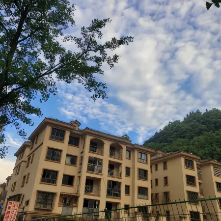 Loushanguan Weijianshan Chinese Inn