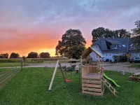 Geräumige Ferienwohnung mit 2 Schlafzimmern, 2 Bädern und Garten - 3-Star