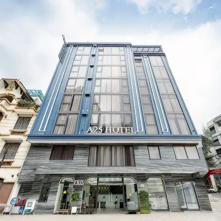A25 PREMIUM HOTEL - 36 GIANG VAN MINH Отели рядом с достопримечательностью «Британский Совет»