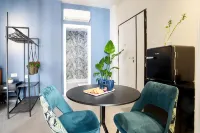 Floris: modern studio in the heart of city center - Condos