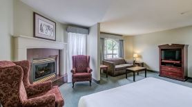 Harrison Lake Hotel