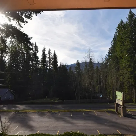 Nisqually Lodge