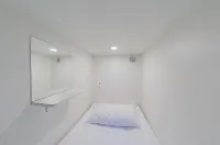 Interqube Bolshaya Polyanka Hotel - Hostels