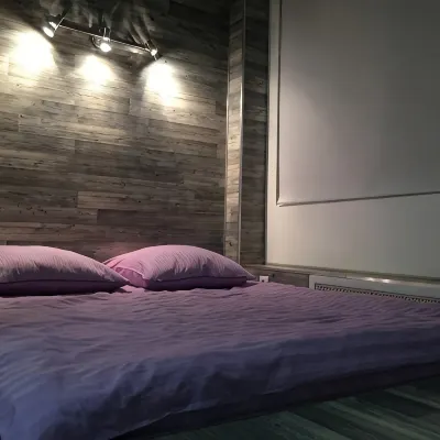 Ultrafiolet Mini-Hotel 朱列比诺站附近的飯店
