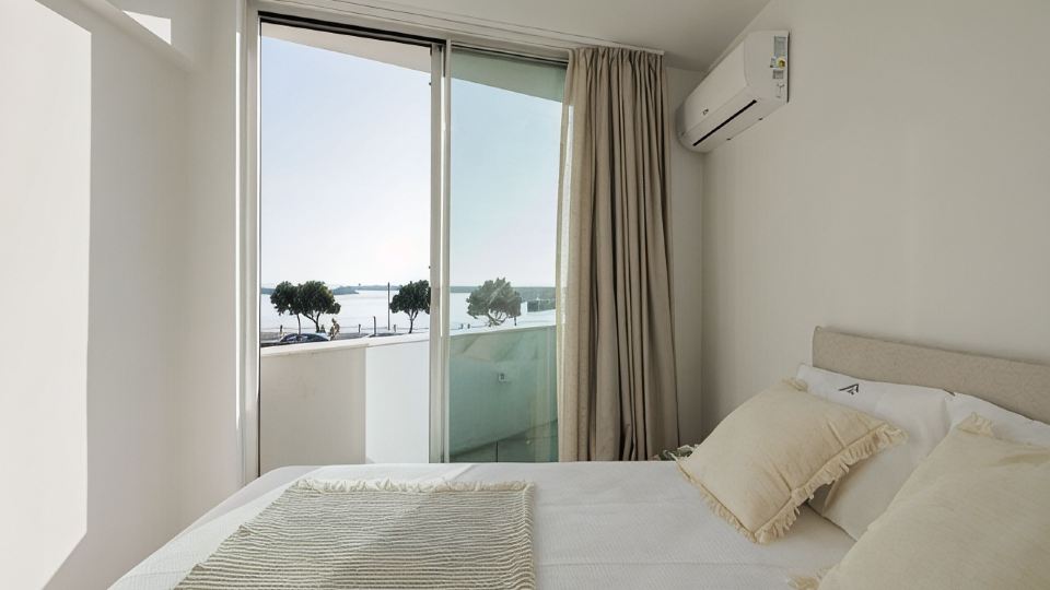 Lapa 84-A luxury seafront beach house