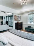 Cozy, artsy chalet in Stillwater with WiFi and AC and set in a scenic landscape.