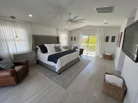 Spacious 4-bedroom vacation home minutes to John Pennekamp Coral Reef State Park