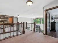 Exceptional property on Pelican Lake! Short walk to Breezy Resort, beaches, park Hotels in Breezy Point