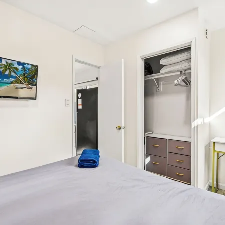 1 Block to Beach Heaven Chic 2BD