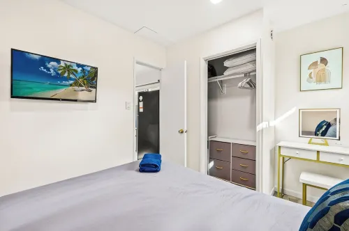 1 Block to Beach Heaven Chic 2BD