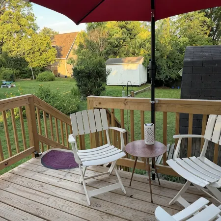 Newly renovated cottage in Clayton Historic District - a short drive to Raleigh