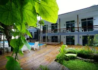 Apple Beachfront Resort - Mountain view