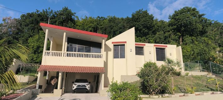 Sky House. Charming 4-bedroom home, fast WiFi, A/C in enchanting Rincón Отели в г. Ринкон