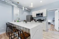 Charming 2-bedroom apartment in fabulous Westchester with AC, WiFi - Homestays